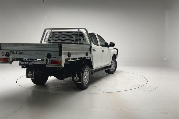 2024 Mitsubishi Triton GLX