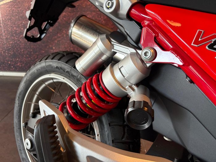2025 Moto Guzzi V85 TT V85