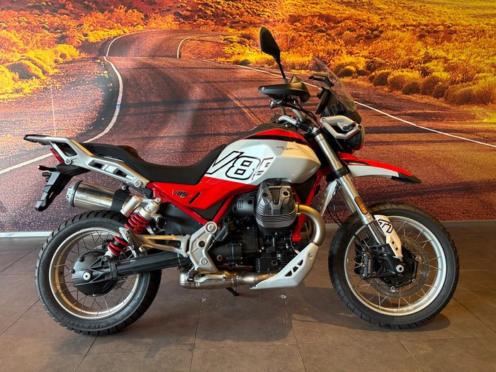 2025 Moto Guzzi V85 TT V85