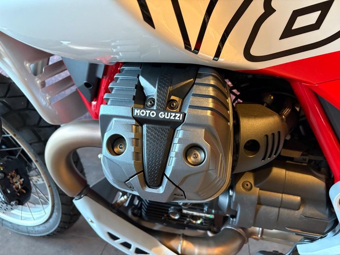 2025 Moto Guzzi V85 TT V85