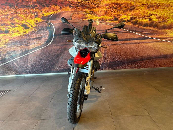 2025 Moto Guzzi V85 TT V85