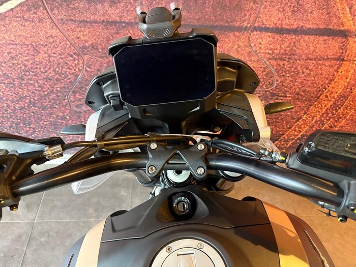 2025 Moto Guzzi V85 TT Travel V85