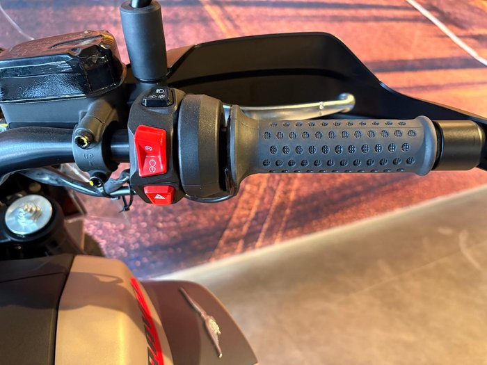 2025 Moto Guzzi V85 TT Travel V85