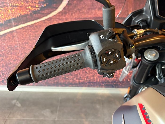 2025 Moto Guzzi V85 TT Travel V85