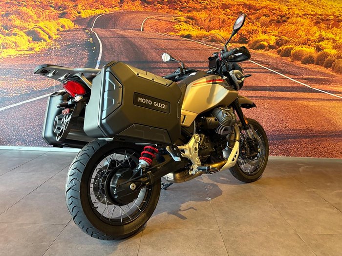 2025 Moto Guzzi V85 TT Travel V85