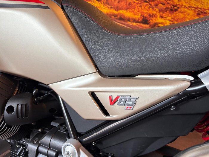2025 Moto Guzzi V85 TT Travel V85