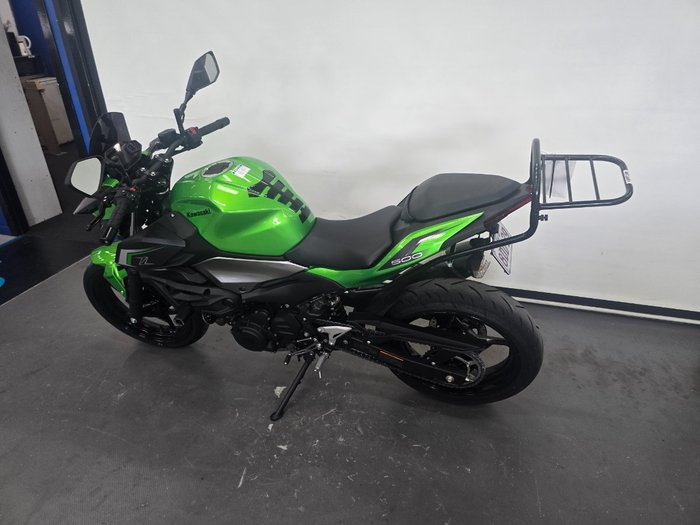 2025 Kawasaki Z500 Green