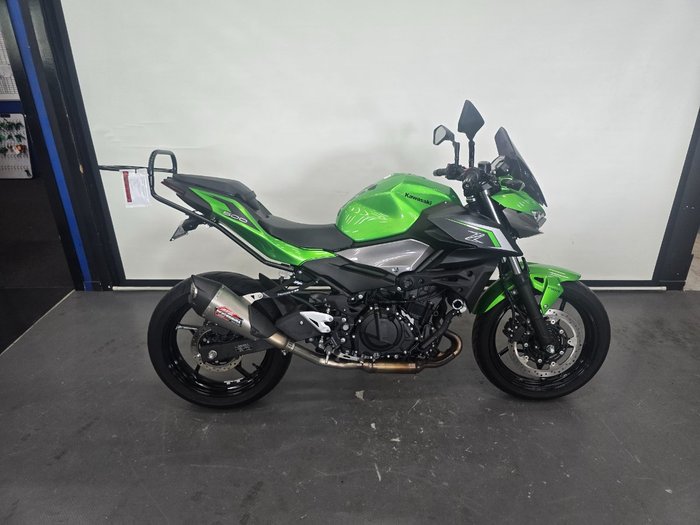 2025 Kawasaki Z500 Green
