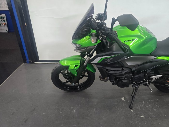 2025 Kawasaki Z500 Green