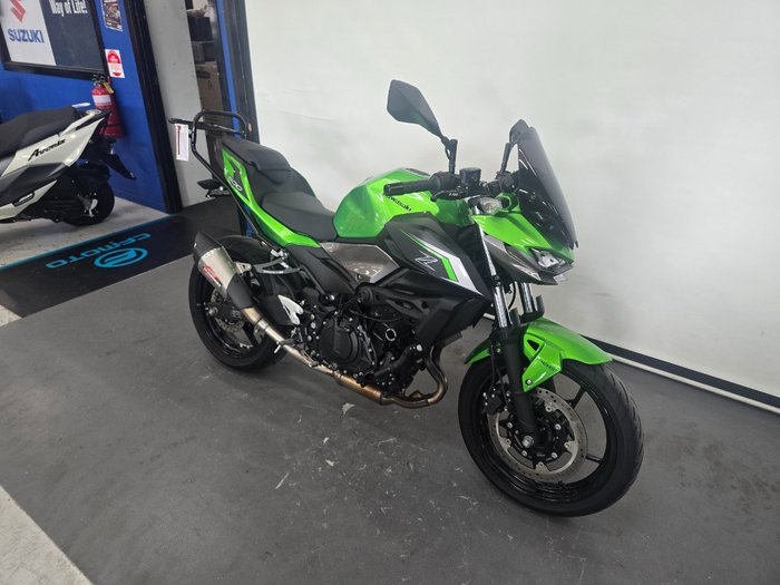 2025 Kawasaki Z500 Green