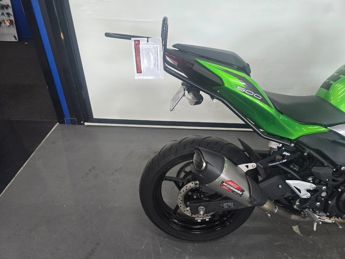 2025 Kawasaki Z500 Green