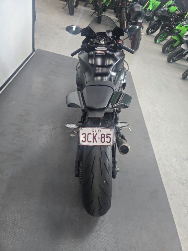 2025 Yamaha YZF-R1 Black