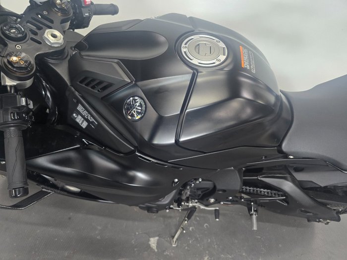 2025 Yamaha YZF-R1 Black