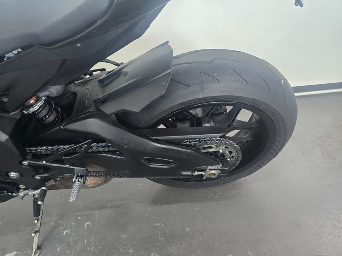 2025 Yamaha YZF-R1 Black