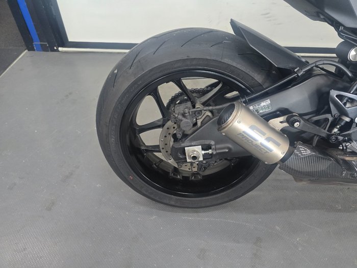 2025 Yamaha YZF-R1 Black
