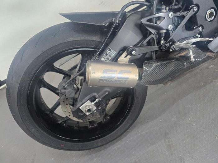 2025 Yamaha YZF-R1 Black