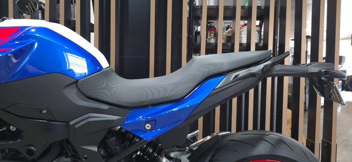 2026 BMW Motorrad F 900 R BLUE