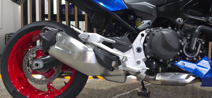 2026 BMW Motorrad F 900 R BLUE