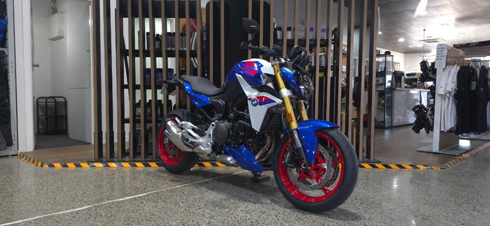 2026 BMW Motorrad F 900 R