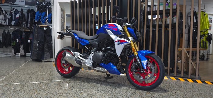 2026 BMW Motorrad F 900 R BLUE