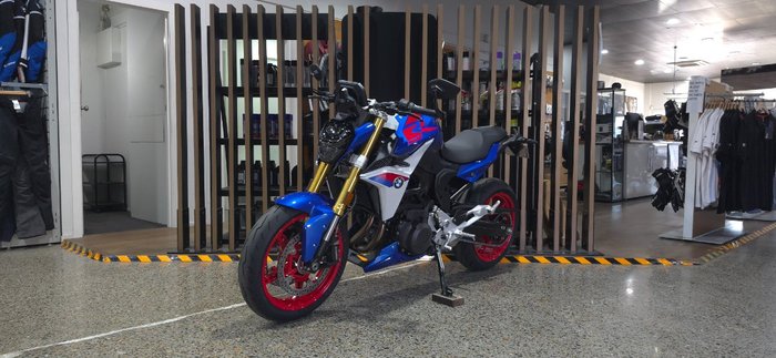 2026 BMW Motorrad F 900 R