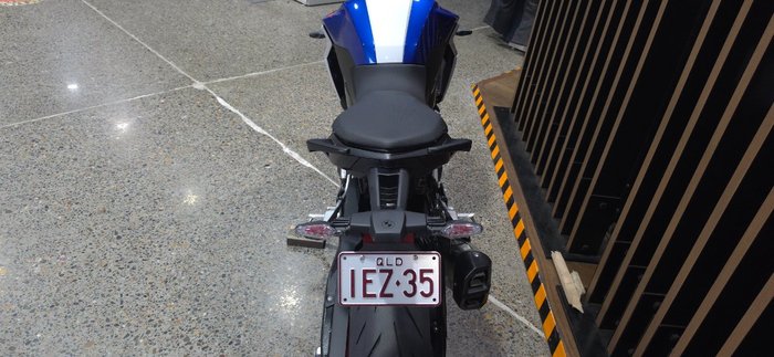 2026 BMW Motorrad F 900 R BLUE