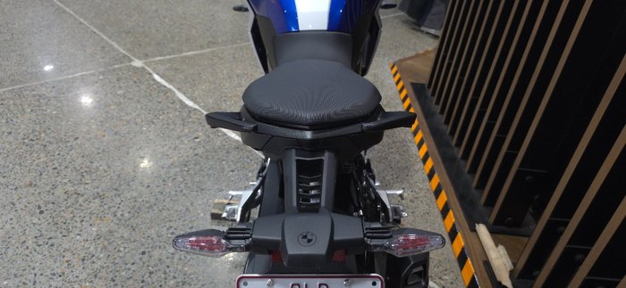 2026 BMW Motorrad F 900 R BLUE