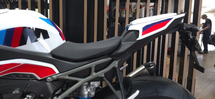 2026 BMW Motorrad M 1000 R WHITE