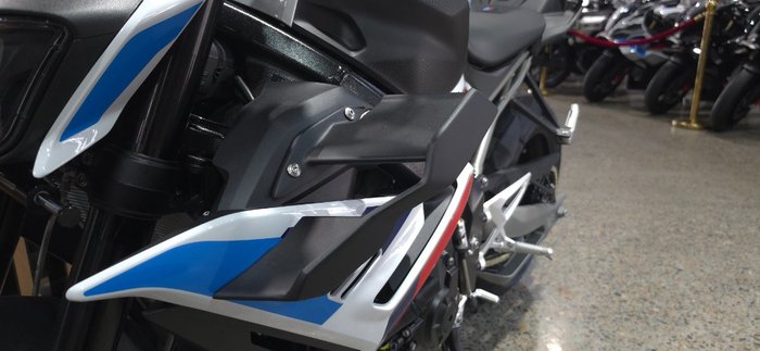 2026 BMW Motorrad M 1000 R WHITE
