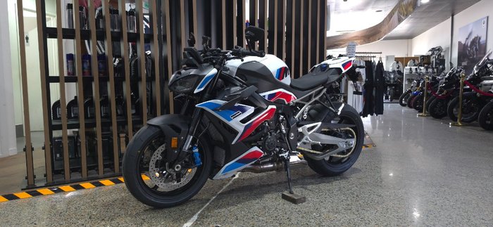 2026 BMW Motorrad M 1000 R WHITE