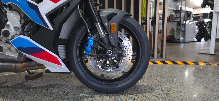 2026 BMW Motorrad M 1000 R WHITE