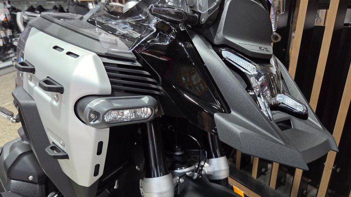 2026 BMW Motorrad R 1300 GS ADVENTURE Black