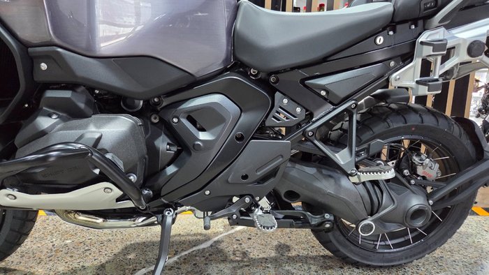 2026 BMW Motorrad R 1300 GS ADVENTURE Black