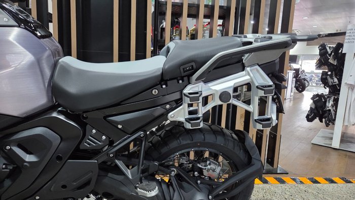 2026 BMW Motorrad R 1300 GS ADVENTURE Black