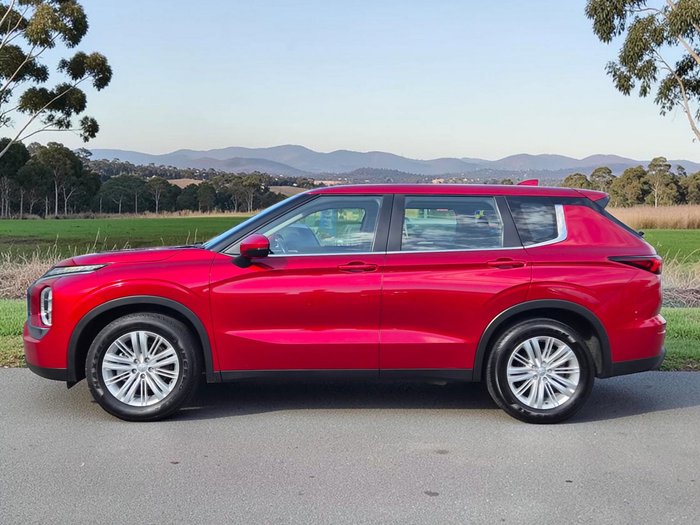 2022 Mitsubishi Outlander ES