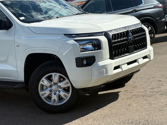 2024 Mitsubishi Triton GLX+