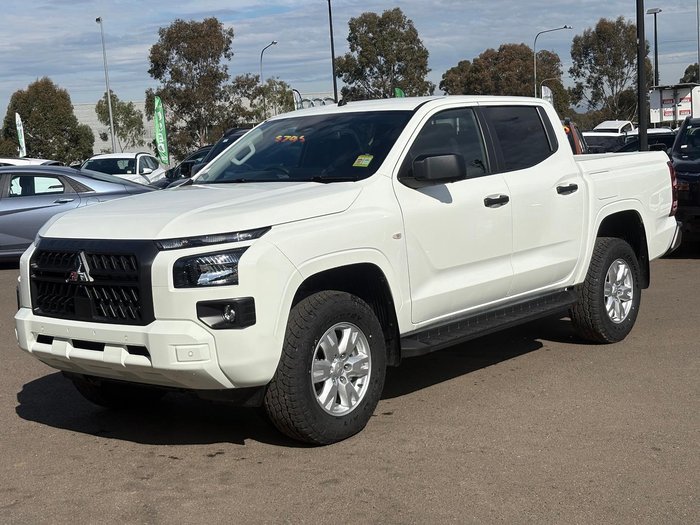 2024 Mitsubishi Triton GLX+