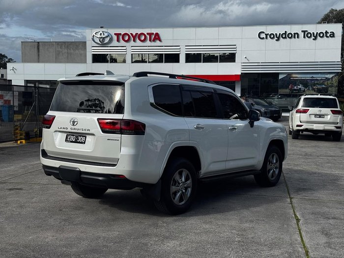 2026 Toyota Landcruiser Sahara FJA300R 4X4 Dual Range Crystal Pearl