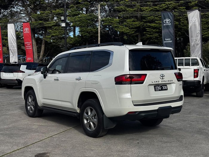 2026 Toyota Landcruiser Sahara FJA300R 4X4 Dual Range Crystal Pearl