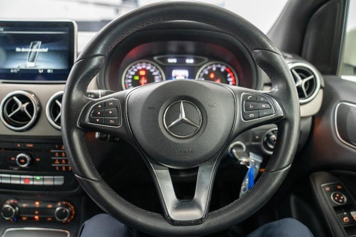 2016 Mercedes-Benz B-Class B180