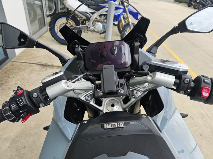 2026 BMW Motorrad R 1300 RS OPTION 719 Brooklyn Grey Metall