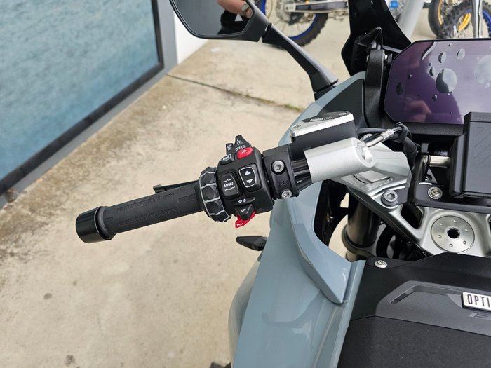 2026 BMW Motorrad R 1300 RS OPTION 719 Brooklyn Grey Metall
