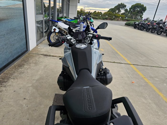 2026 BMW Motorrad R 1300 RS OPTION 719 Brooklyn Grey Metall