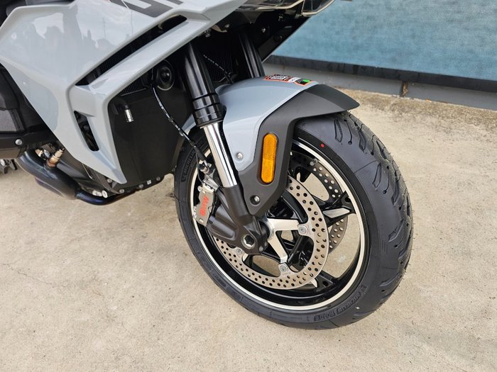 2026 BMW Motorrad R 1300 RS OPTION 719 Brooklyn Grey Metall
