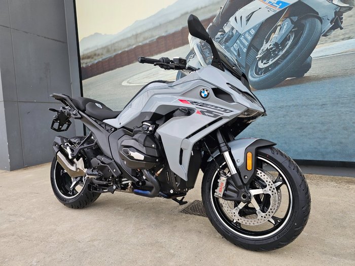 2026 BMW Motorrad R 1300 RS OPTION 719 Brooklyn Grey Metall