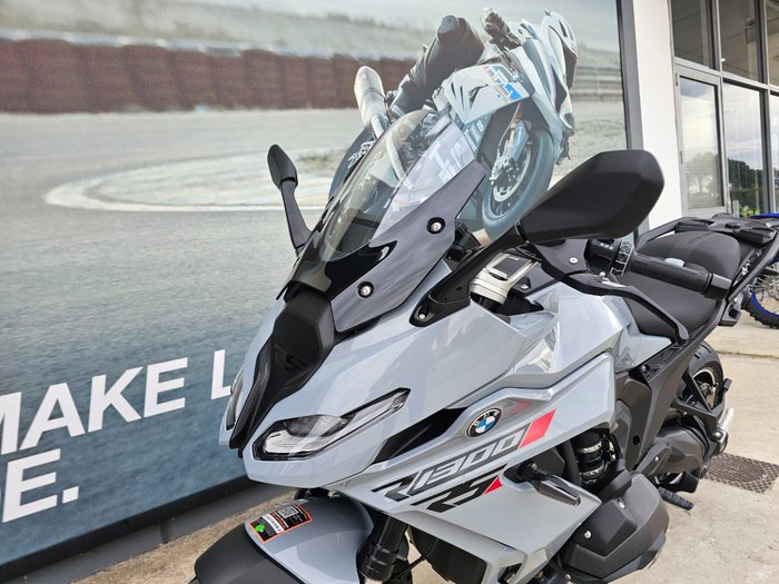 2026 BMW Motorrad R 1300 RS OPTION 719 Brooklyn Grey Metall