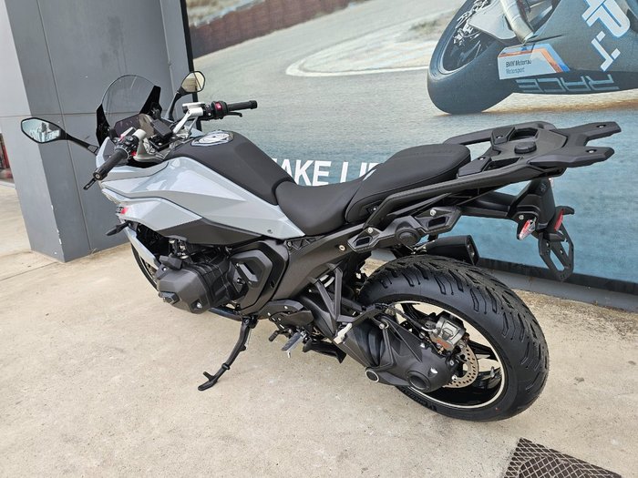 2026 BMW Motorrad R 1300 RS OPTION 719 Brooklyn Grey Metall