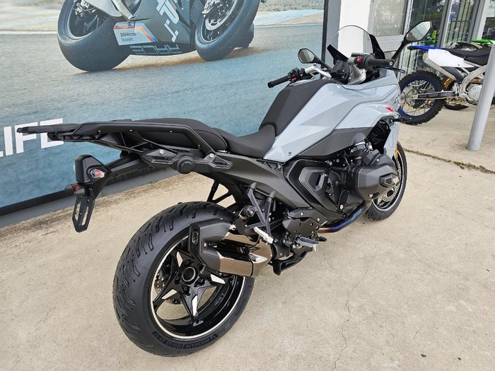 2026 BMW Motorrad R 1300 RS OPTION 719 Brooklyn Grey Metall