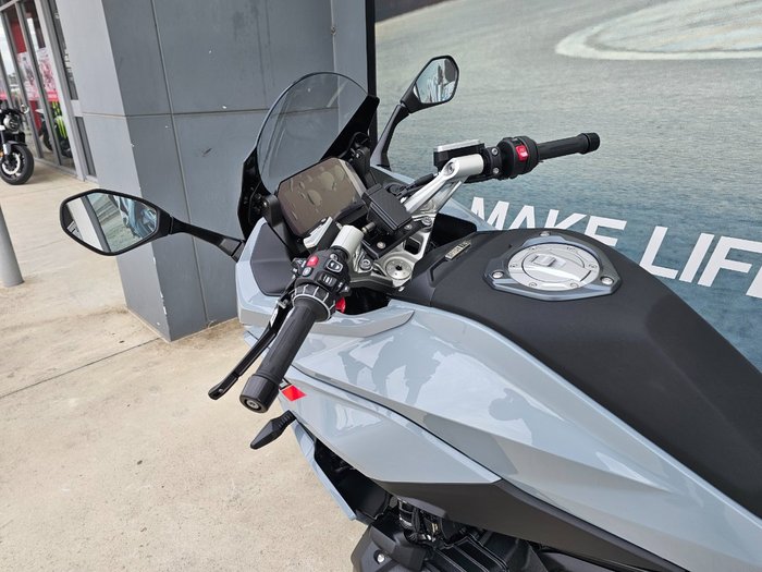 2026 BMW Motorrad R 1300 RS OPTION 719 Brooklyn Grey Metall
