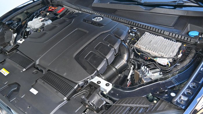 2020 Volkswagen Touareg V8 TDI R-Line